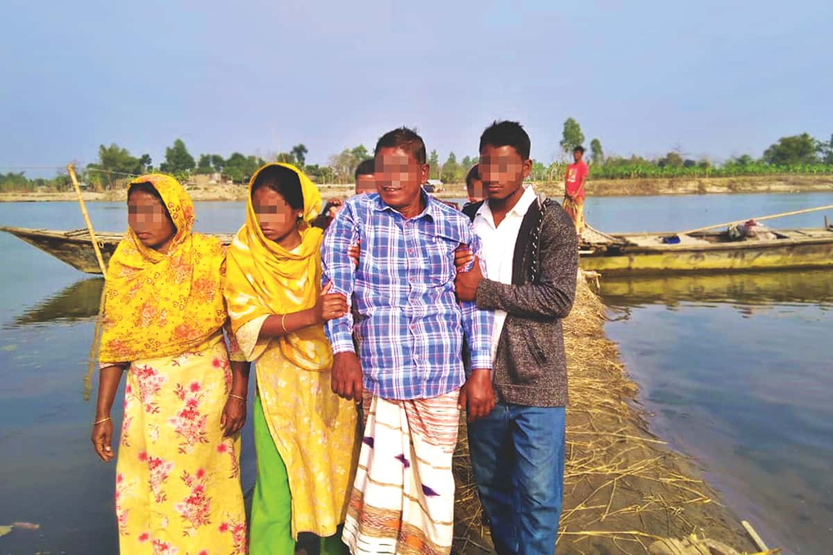 Badshah_leavingfortreatment3_blurredfaces